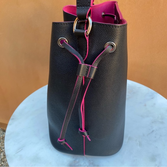 SOLD Louis Vuitton Lockme Calfskin Bucket Bag - Picture 6 of 16